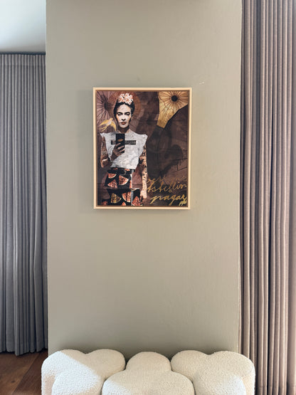 Frida, I have your back | Floating frame