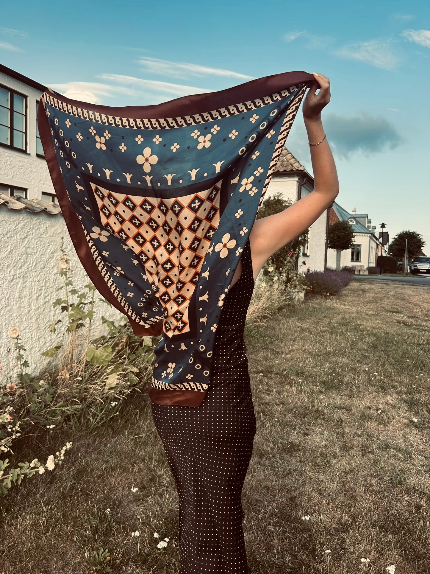 The Old Stage Copenhagen | Scarf 95x95 | 100% Silk
