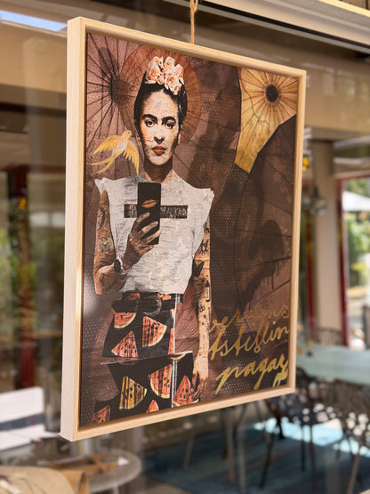 Frida, I have your back | Floating frame